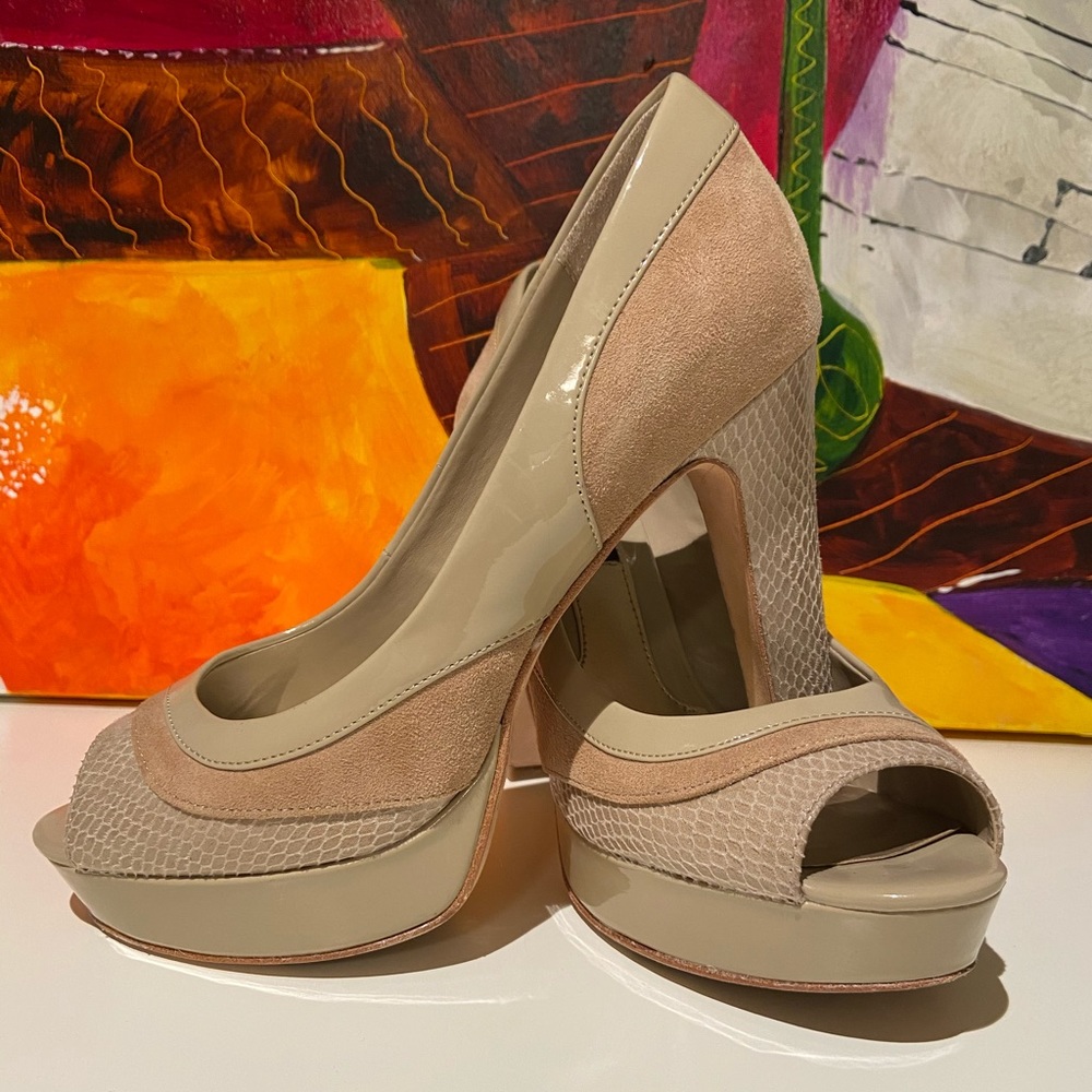 White House Black Market Heels size 6.5